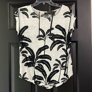 EUC Tahari linen cap sleeve top